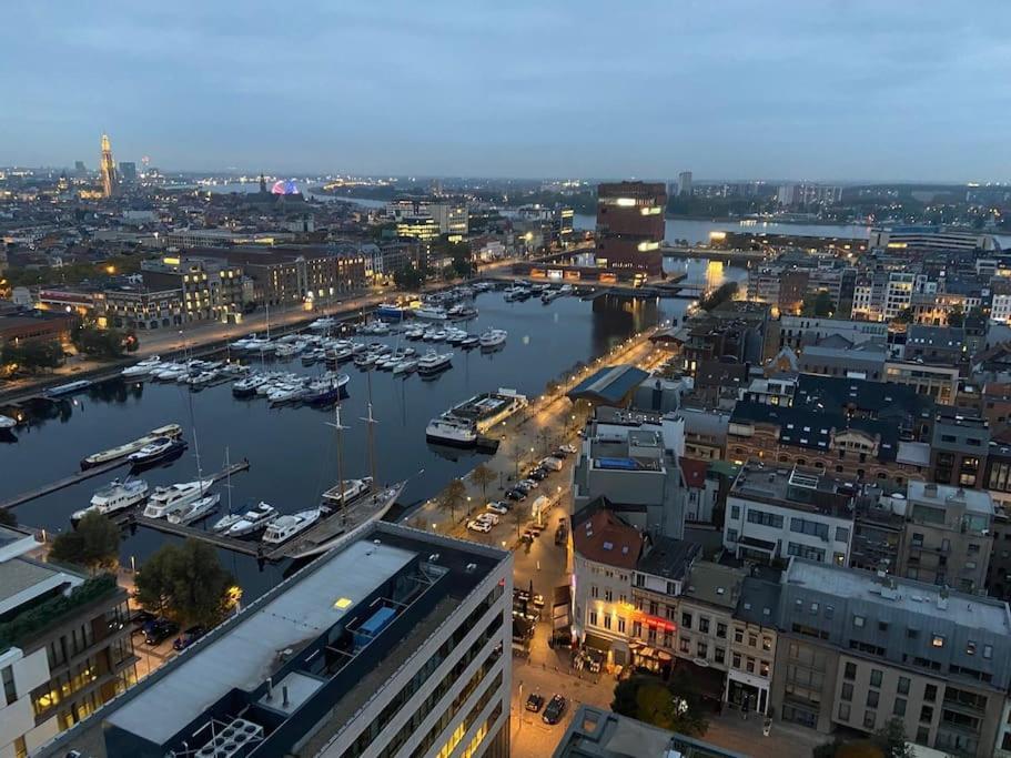 Uniek Appartement - Mooiste En Hoogste Uitzicht Op Antwerpen! - Incl Gratis Parking Exterior photo